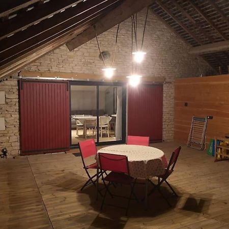Appartement Le Saint Maur Neuville-du-Poitou Esterno foto